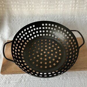 Kingsford Outdoor Grill Non-Stick Perforated Grill 11" diameter 3" deep Used